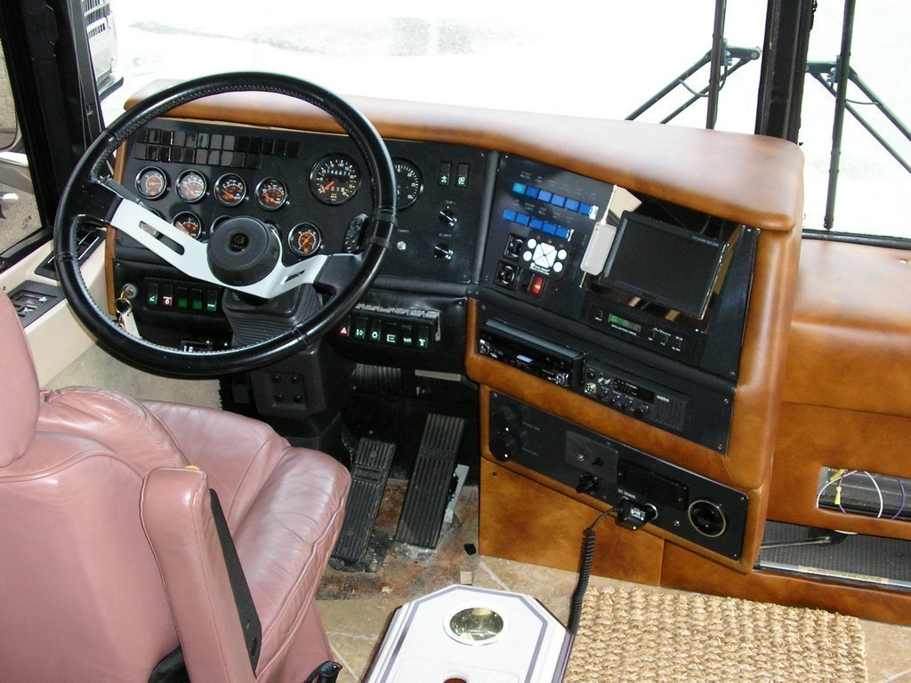 14 Drivers seat pink - Dash was the same color - New upholstery by Excalibur Coach - Prevost, XL, XLII, H3-45, Entertainer, Motorhome, Clas.jpg